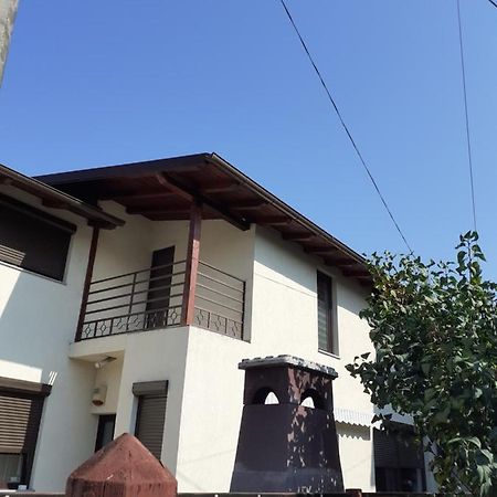 Camere Centrale Питешти Экстерьер фото