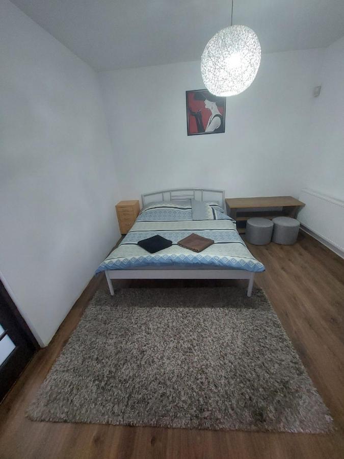 Camere Centrale Питешти Экстерьер фото