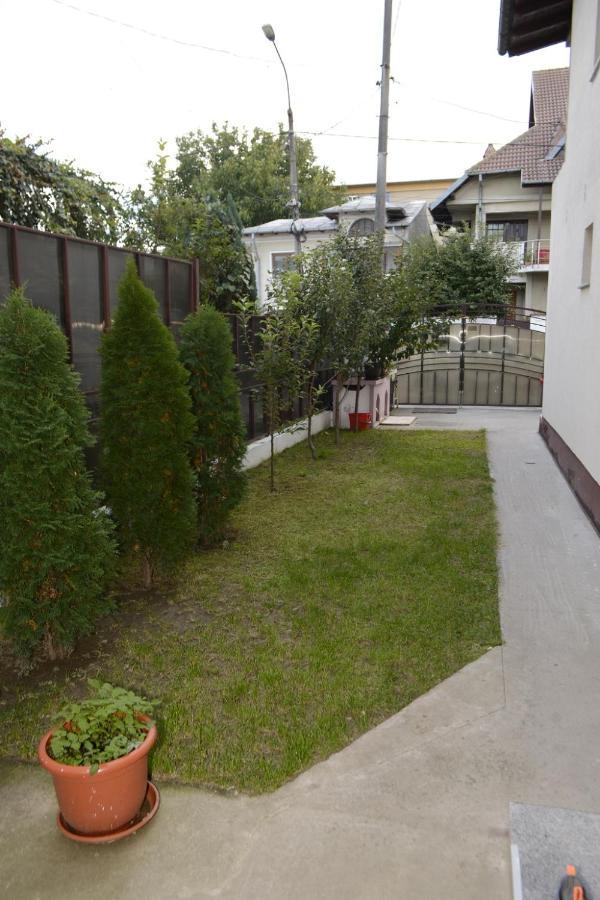 Camere Centrale Питешти Экстерьер фото