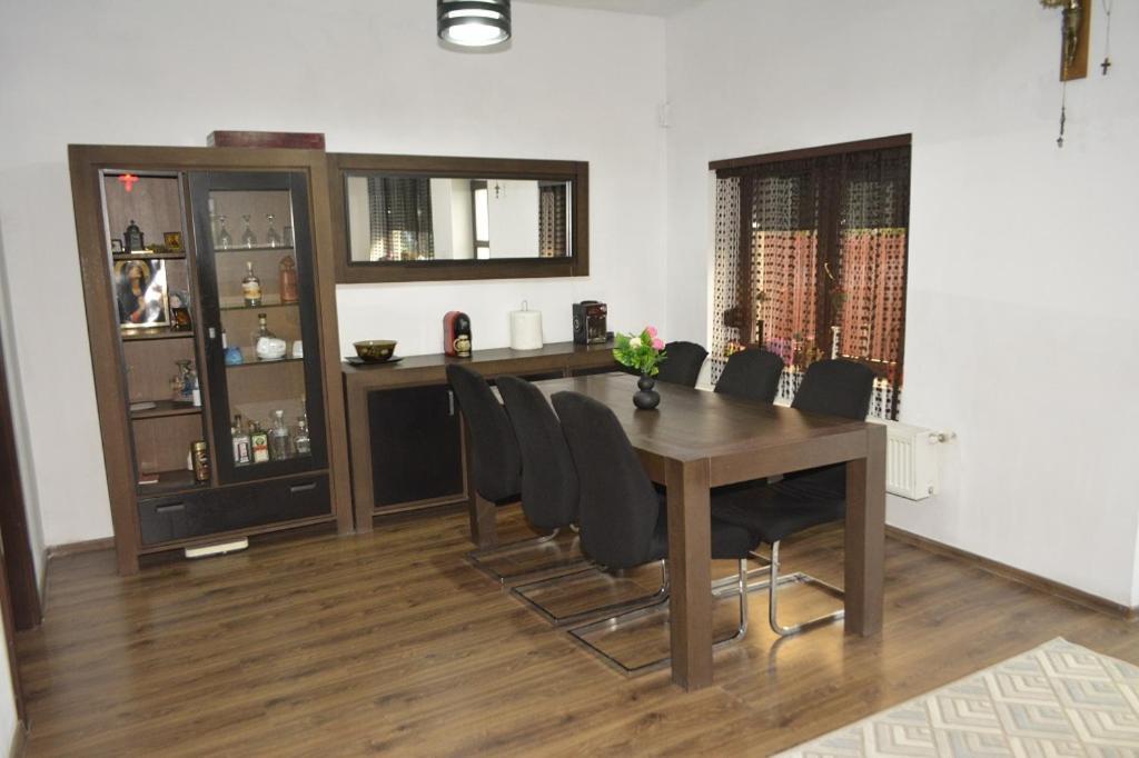Camere Centrale Питешти Экстерьер фото