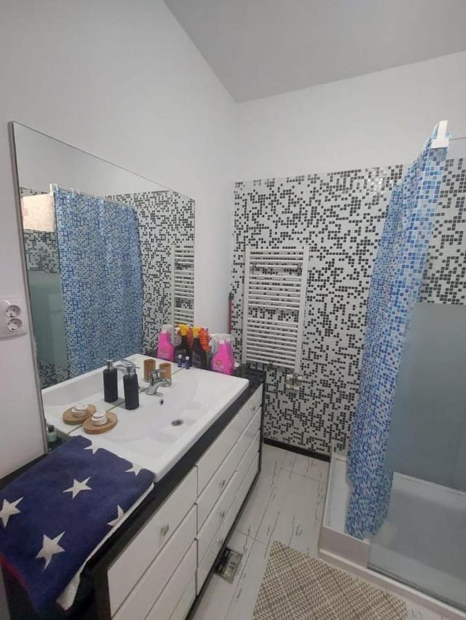 Camere Centrale Питешти Экстерьер фото